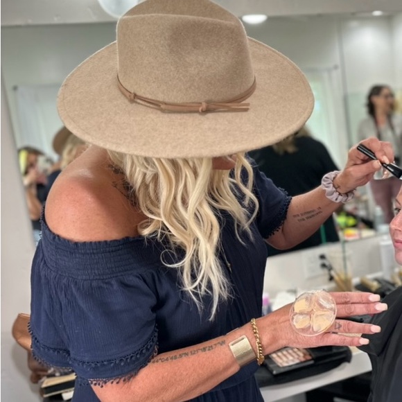 Meet your Posher, Rebecca - Picture 6 of 16